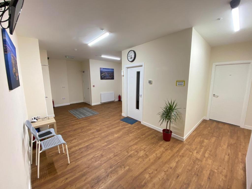 Ibrox Guesthouse กลาสโกว์ ภายนอก รูปภาพ
