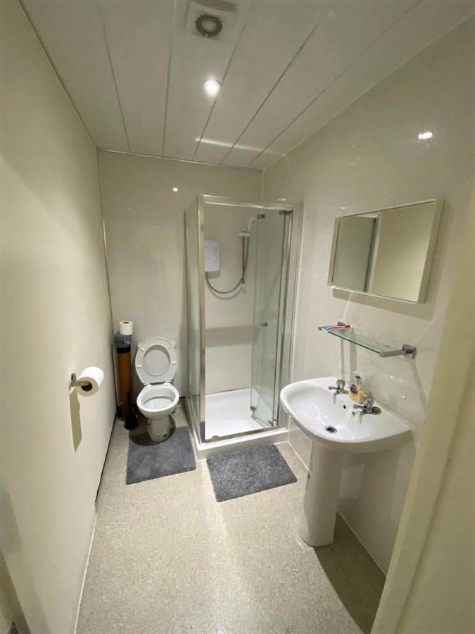 Ibrox Guesthouse กลาสโกว์ ภายนอก รูปภาพ