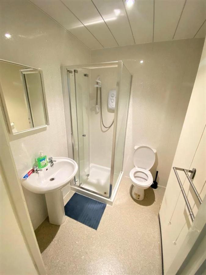Ibrox Guesthouse กลาสโกว์ ภายนอก รูปภาพ