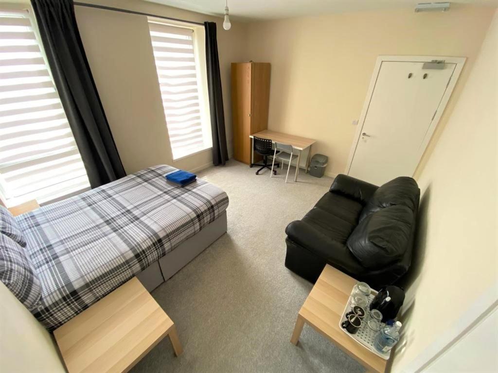 Ibrox Guesthouse กลาสโกว์ ภายนอก รูปภาพ